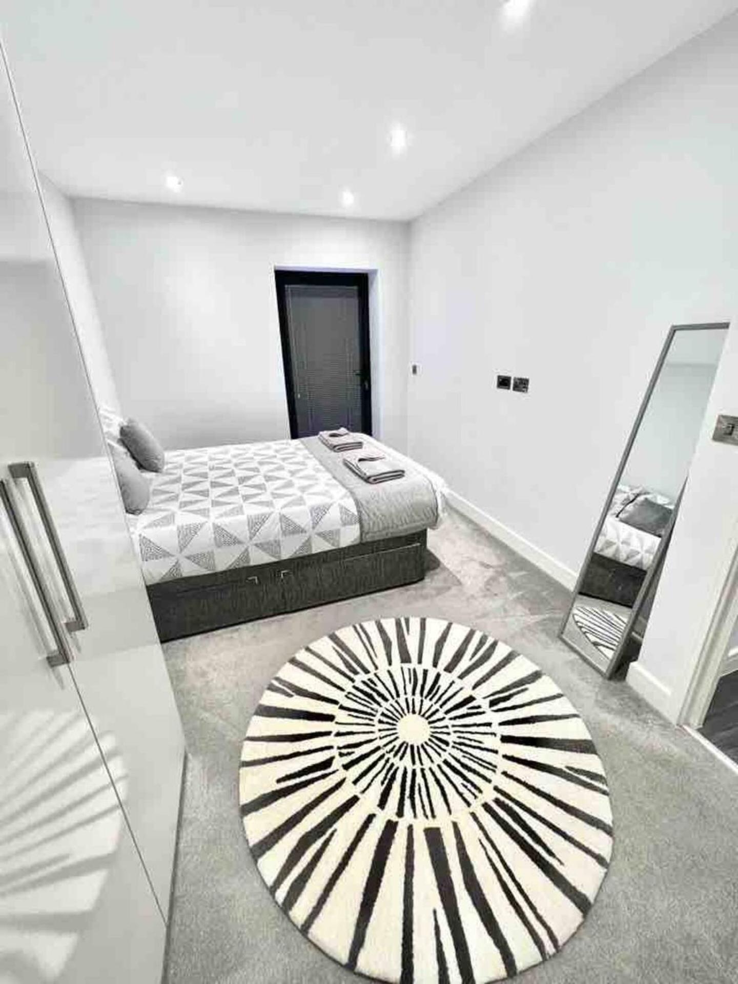 D & D Luxury Apartments Stanmore  Buitenkant foto